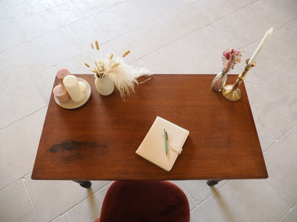 Bureau &quot;Marie&quot;